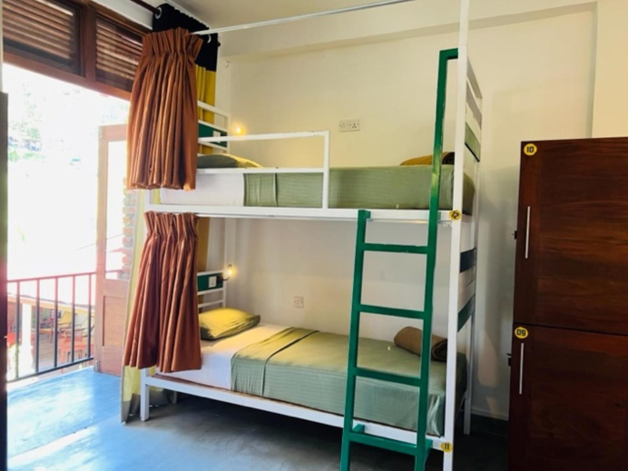 Downtown Hostels Ella Exterior photo